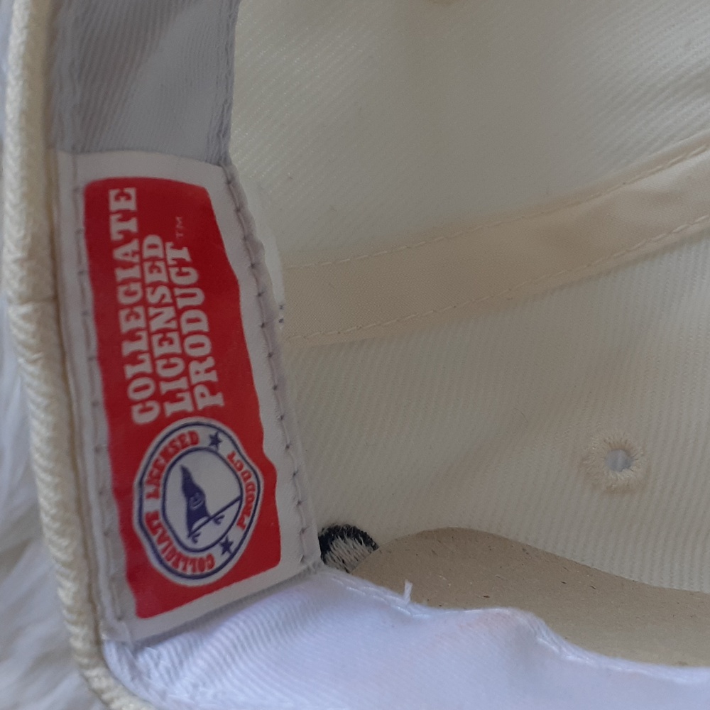 Vtg University of Massachusetts UMASS Minutemen Ivory & Maroon Snapback - Picture 6 of 9